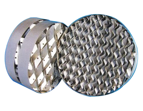 <b>我廠在上?；ぱ芯吭褐笇?dǎo)下，專業(yè)生產(chǎn)新型高效波紋規(guī)整填料及散堆填料，可采用不銹鋼、銅 、鋁、純鈦、鉬五鈦、等材質(zhì)制作。在香料、農(nóng)藥、精細(xì)化工、石油化工等領(lǐng)域得到廣泛</b>